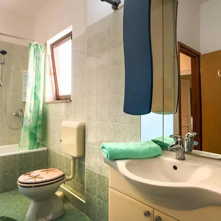 Holiday home Lovely In With Outdoor Swimming Pool Barban