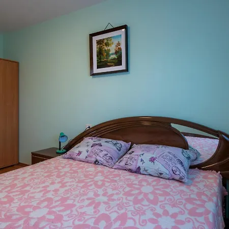 Holiday home Lovely In With Outdoor Swimming Pool Barban