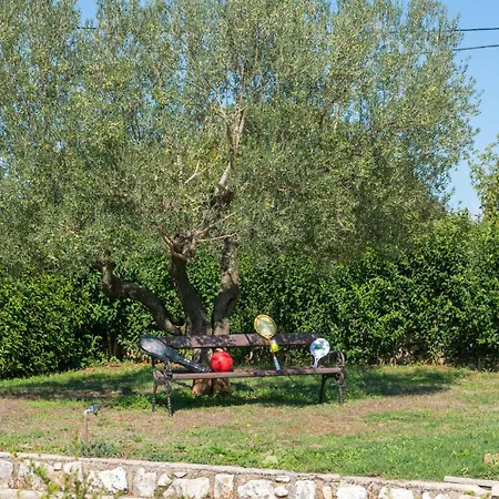 Holiday home Lovely In With Outdoor Swimming Pool